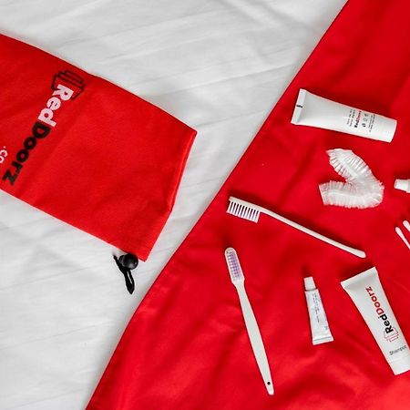 Reddoorz Syariah @ Haurgeulis Hotel Baoen Eksteriør billede